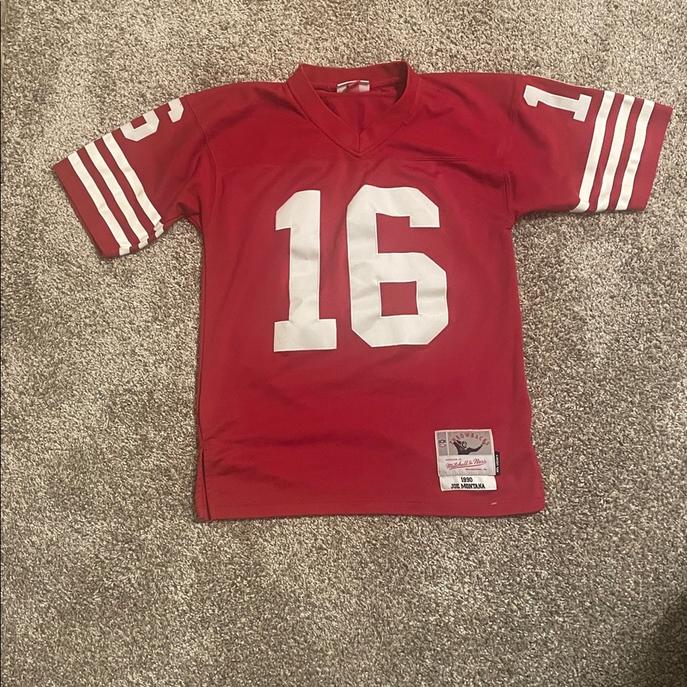Medium Sized men’s 49ERS Jersey.